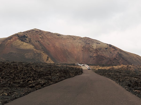 Lanzarote short south tour with Timanfaya volcano entrance