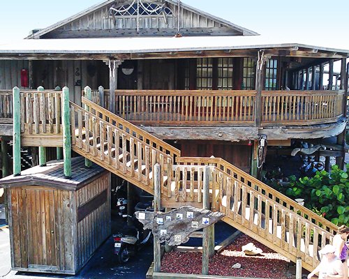 Driftwood Inn Resort