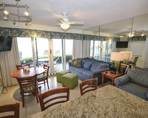 Mariner Beach Club