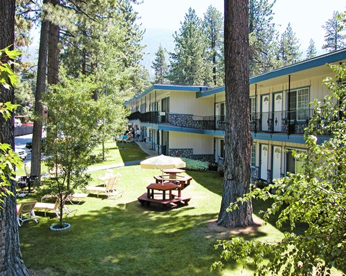 Americana Village