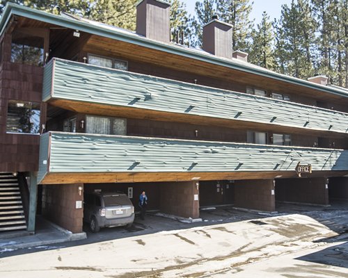 Snow Lake Lodge