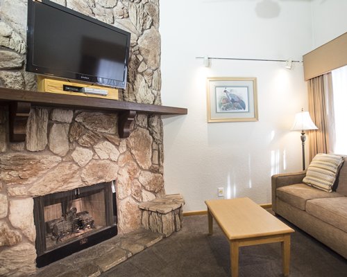 Snow Lake Lodge