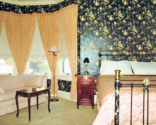 Nob Hill Inn