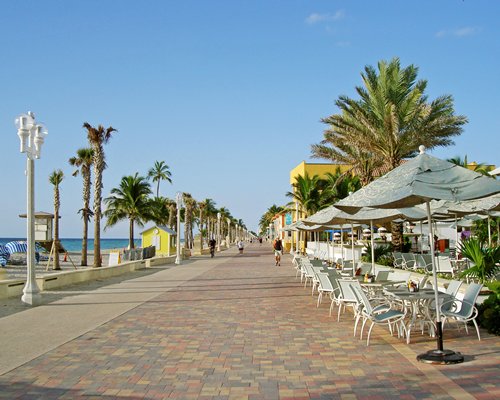 Hollywood Sands Resort