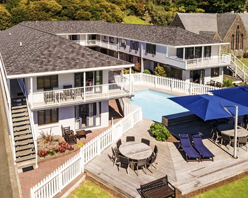 Busby Manor