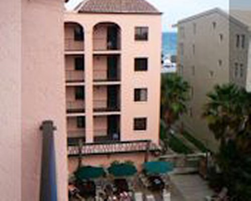 Las Olas Beach Club of Cocoa Beach