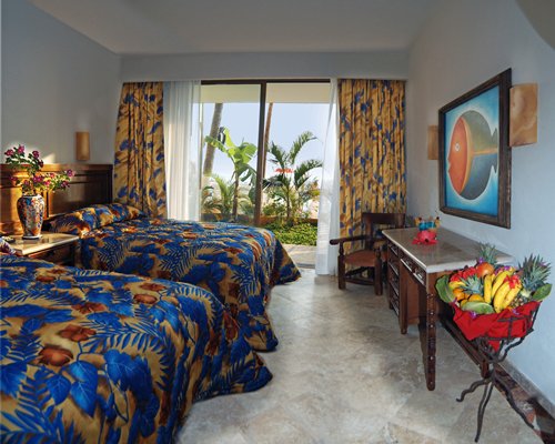 Hotel Las Palmas Beach Resort