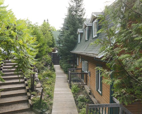 Privilege Mont-Tremblant–Voliere