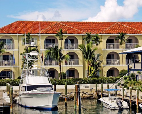 Paradise Harbour Club & Marina