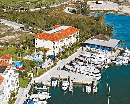 Paradise Harbour Club & Marina