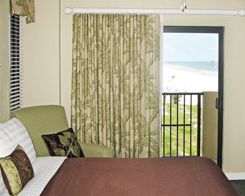 Tropic Shores