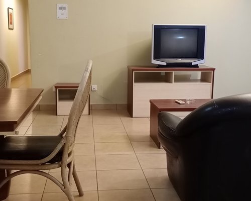KL Plaza Suites
