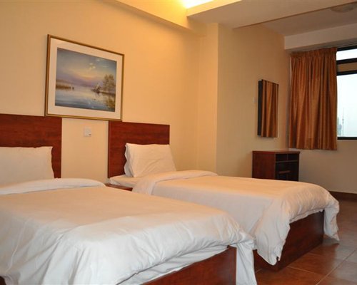 KL Plaza Suites