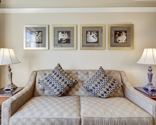 Gaslamp Plaza Suites