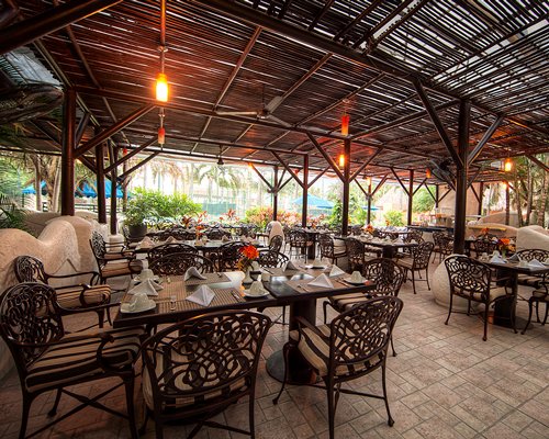 Royal Holiday- Park Royal Tules