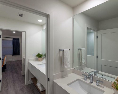 The Suites at Fishermen's Village