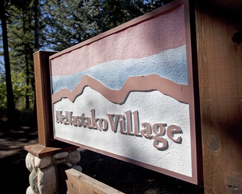 Nenastako Village at Meadow Lake