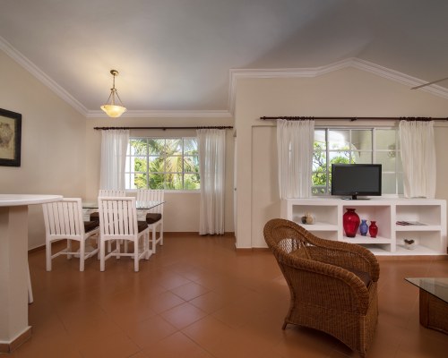The Crown Suites at LHVC Resort