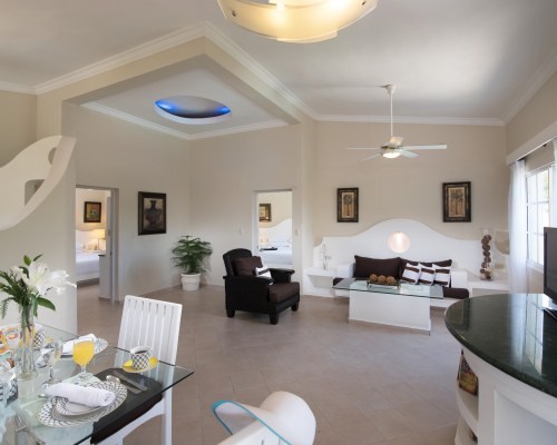 The Crown Suites at LHVC Resort