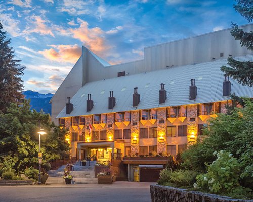 Mountainside Lodge