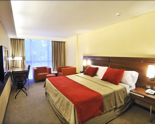 Howard Johnson la Canada & Suites