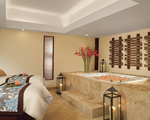 Now Sapphire Riviera Cancun by UVC