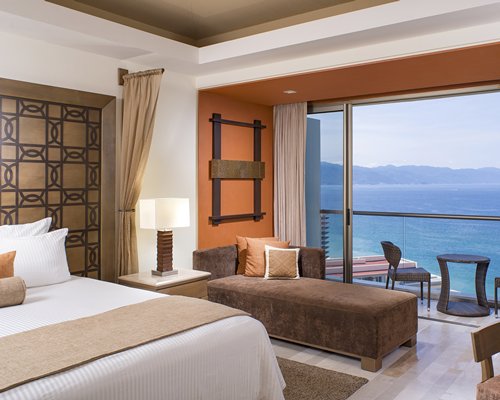 Now Amber Puerto Vallarta by UVC