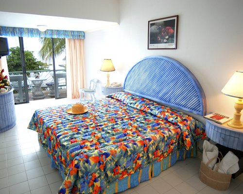 Shaw Park Beach Hotel & Spa