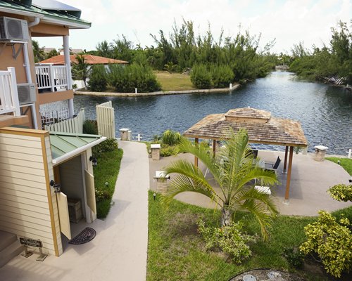 Seabreeze Vacation Villas & Marina