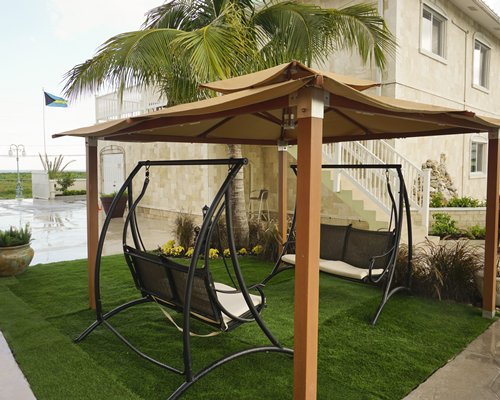 Seabreeze Vacation Villas & Marina