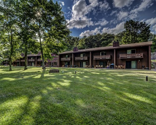 Lake Forest Resort