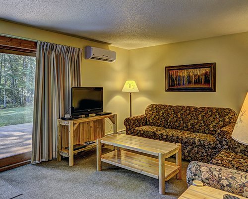 Lake Forest Resort