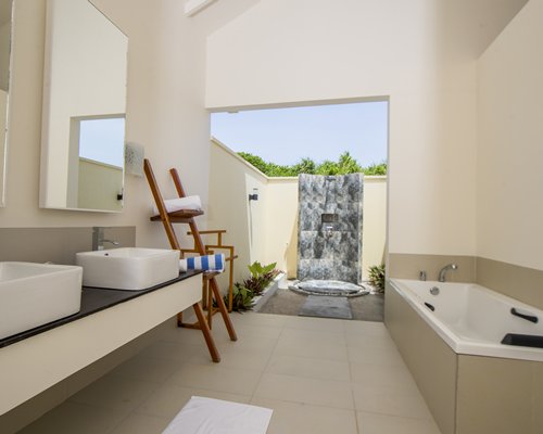 Hondaafushi Island Resort