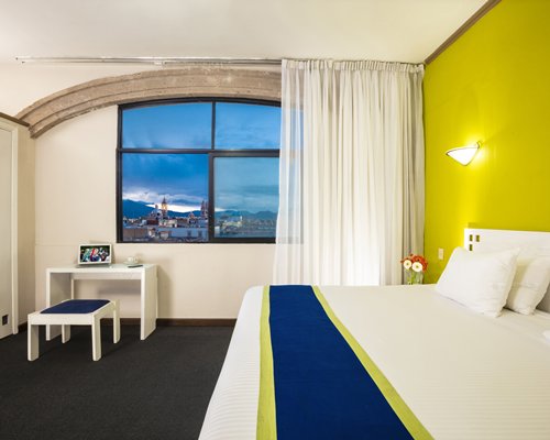 Vista Express Morelia - 4 Nights