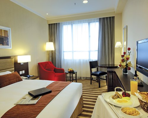 Metropark Hotel Kowloon - 3 Nights