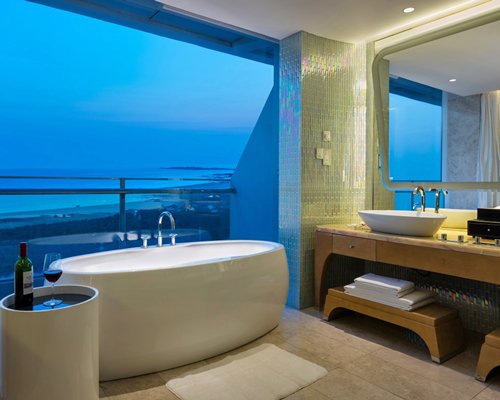 Wyndham Ggrand Qingdao - 3 Nights