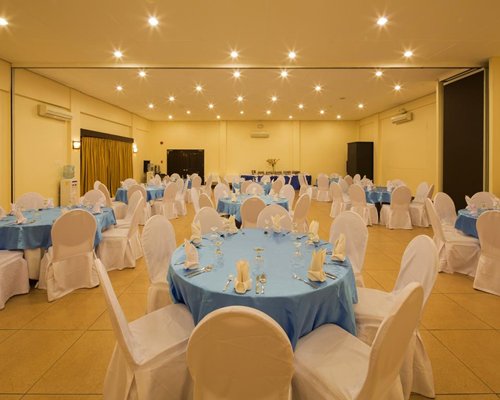 Microtel By Wyndham Davao-4 Nights