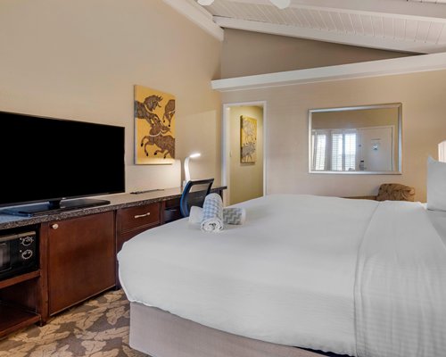 Best Western Plus Island Palms Hotel & Marina