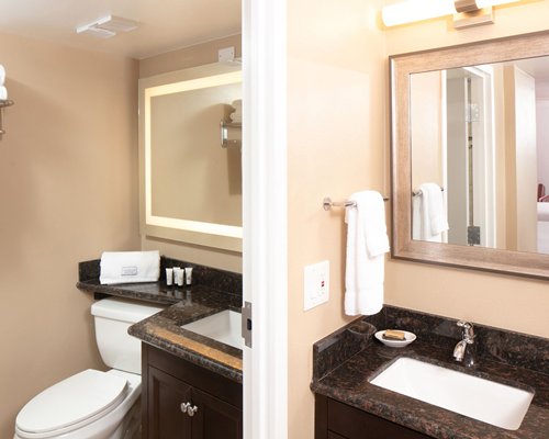 Red Lion Hotel Orlando Lake Buena Vista South - 3 Nights