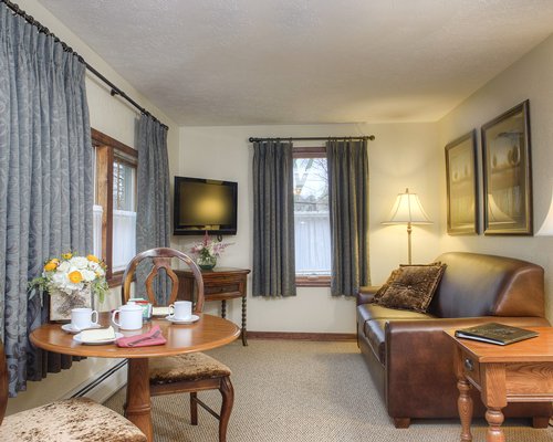 Woodfield Manor, a Sundance Vacations Property