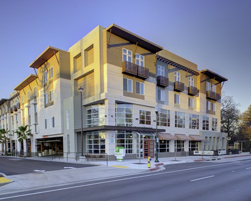 Holiday Inn Windsor Wine Country