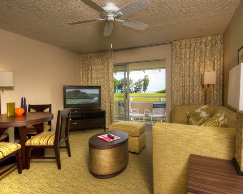 Plantation Hale Suites