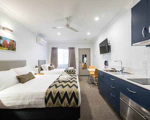 Altitude Motel Apartments - 3 Nights