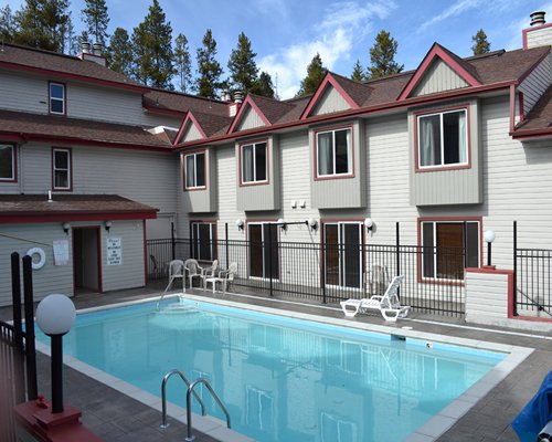 Lion’s Gate Pines Lodge