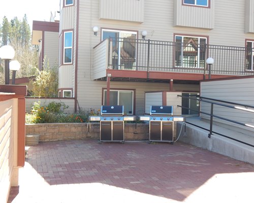 Lion’s Gate Pines Lodge