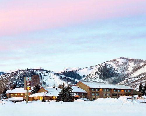 Best Western Plus Landmark Inn
