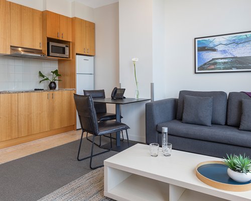 Oaks Melbourne on Market Hotel - 5 Nights