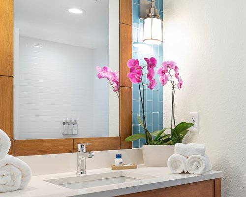 Compass Hotel by Margaritaville Anna Maria Sound