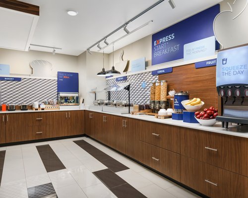 Holiday Inn Express & Suites Oakhurst – Yosemite