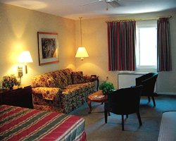 4 Seasons at Beech interior
